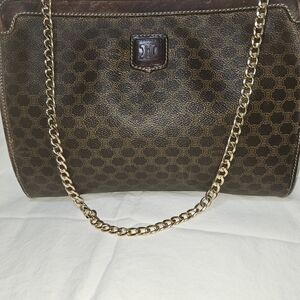 Elegant Brown Patterned Shoulder Bag with Chain Strap